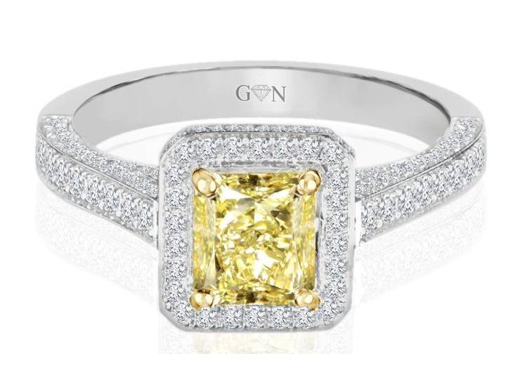 Ladies Halo Design Engagement Ring - R738